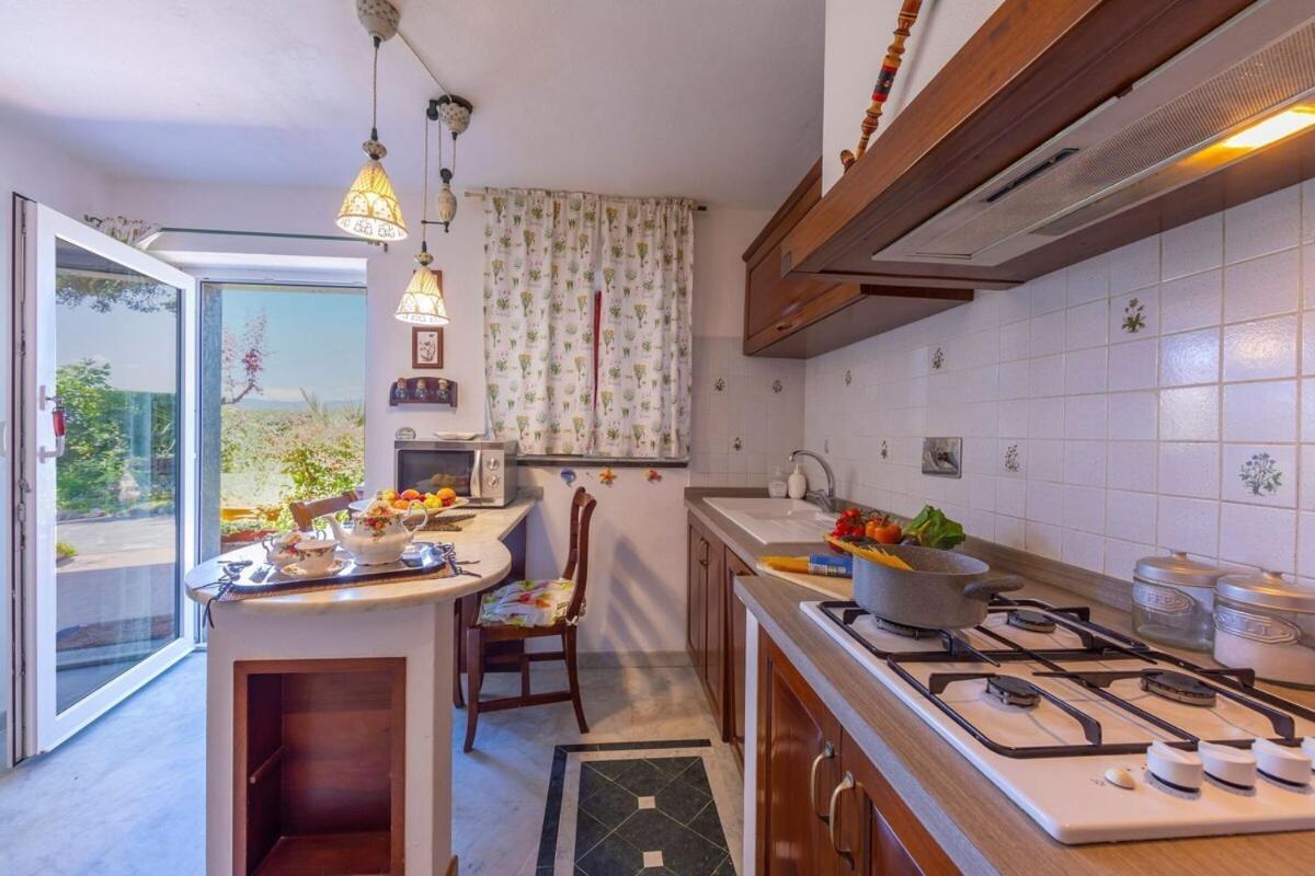 Hotel La casa fra gli ulivi Montemarcello Esterno foto